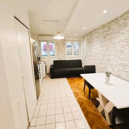 Mini-Studio Avec Kitchenette Ou Chambre Confort Avec Frigo Et Tv - Parking En Option Sur Resa ! Chaville Exteriér fotografie