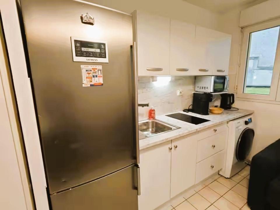 Mini-Studio Avec Kitchenette Ou Chambre Confort Avec Frigo Et Tv - Parking En Option Sur Resa ! Chaville Exteriér fotografie