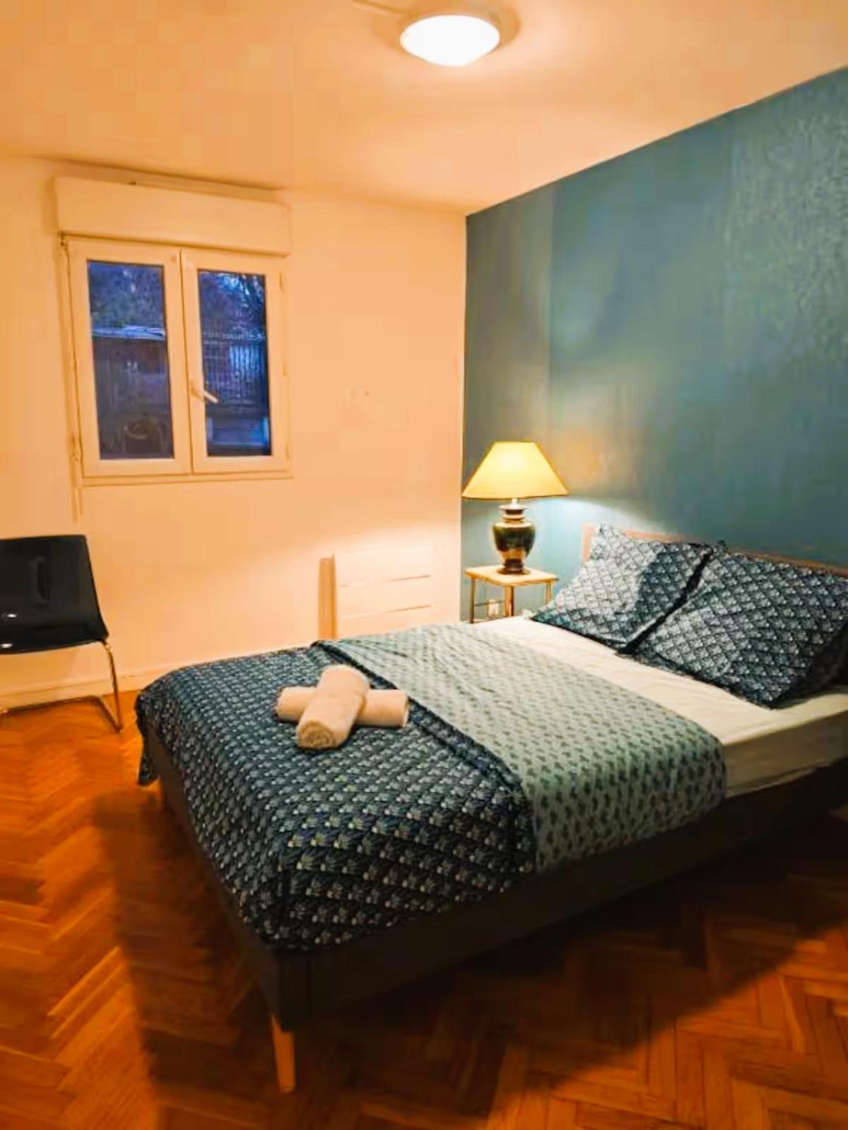 Mini-Studio Avec Kitchenette Ou Chambre Confort Avec Frigo Et Tv - Parking En Option Sur Resa ! Chaville Exteriér fotografie