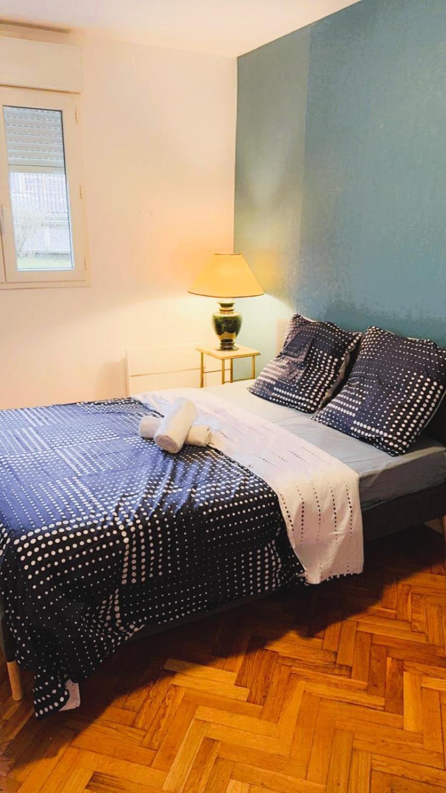 Mini-Studio Avec Kitchenette Ou Chambre Confort Avec Frigo Et Tv - Parking En Option Sur Resa ! Chaville Exteriér fotografie